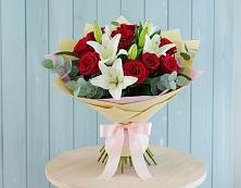 Букет цветов из:  Лилии и Розы в Небуге