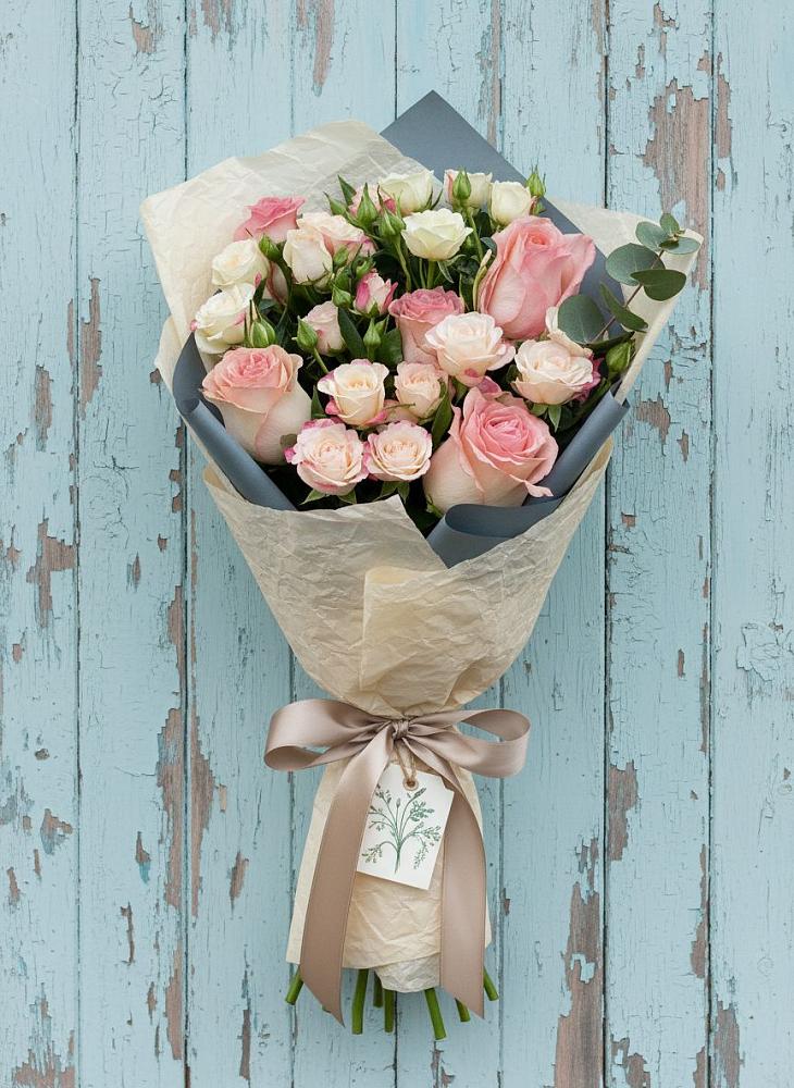 Букет цветов из: Розы в Небуге