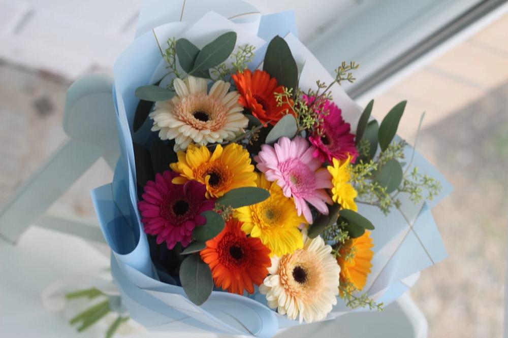 Букет цветов из: Герберы в Небуге