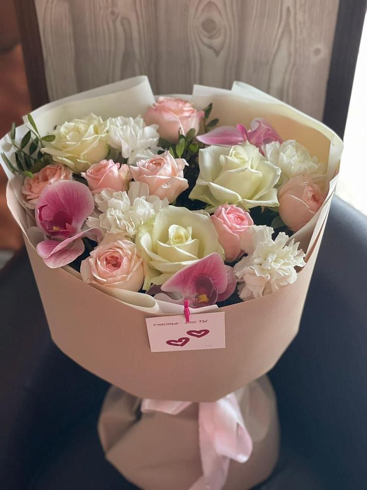 Букет цветов из: Орхидеи, Розы и Гвоздики в Небуге