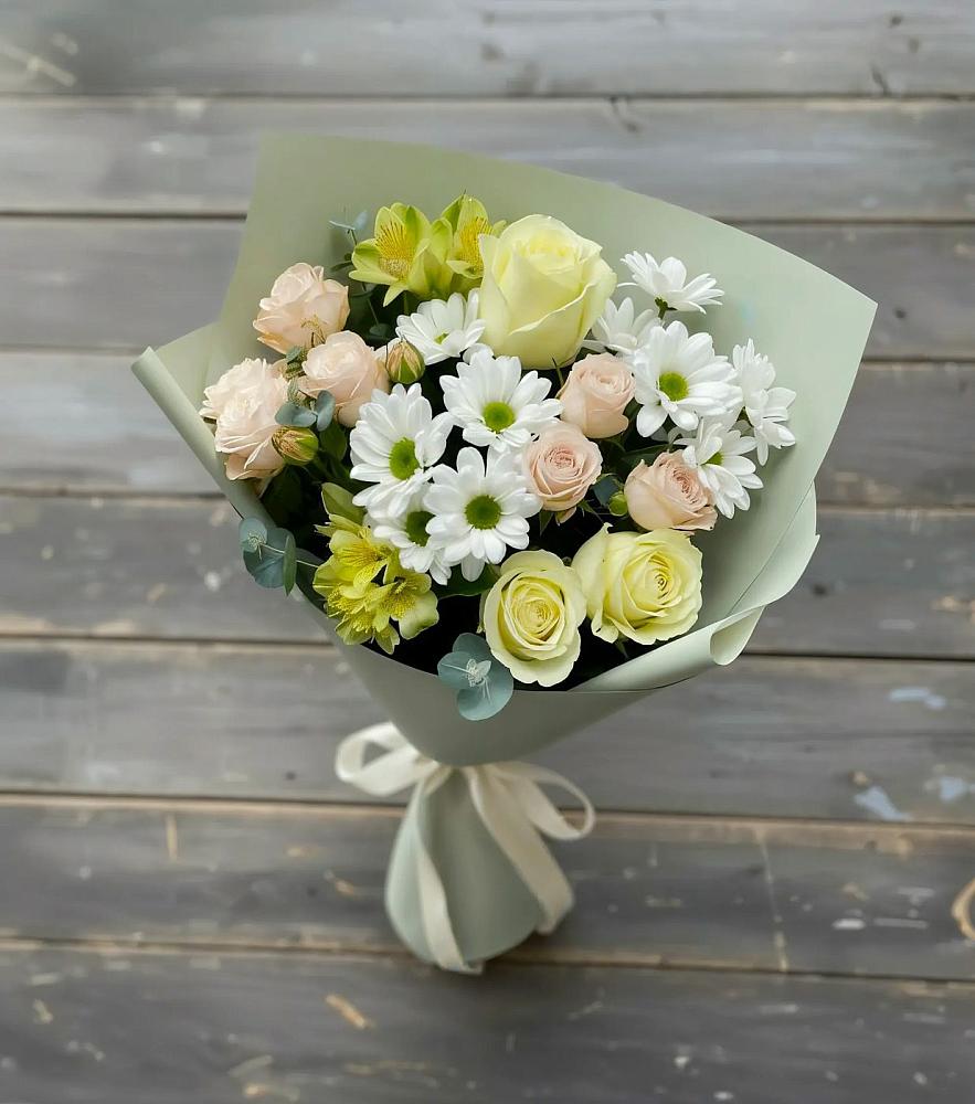 Букет цветов из: Альстромерии, Розы и Хризантемы в Небуге