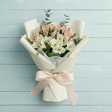 Букет цветов из:  Альстромерии в Небуге