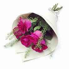 Букет цветов из:  Розы в Небуге