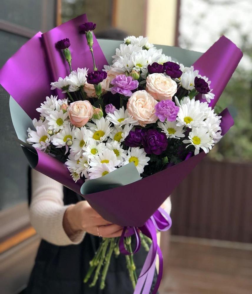 Букет цветов из: Хризантемы, Гвоздики и Розы в Небуге