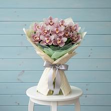 Букет цветов из:  Орхидеи и Розы #REPLACE_PRED# Небуге