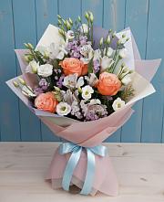 Букет цветов из:  Лизиантусы, Розы, Альстромерии и Гипсофила #REPLACE_PRED# Небуге