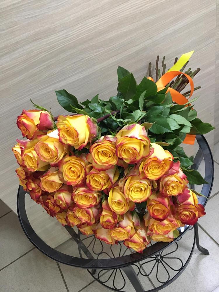 Букет Желтые розы в Небуге