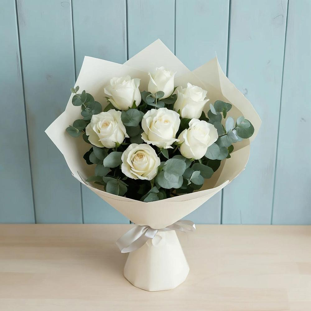 Букет Белые розы в Эвкалипте в Небуге