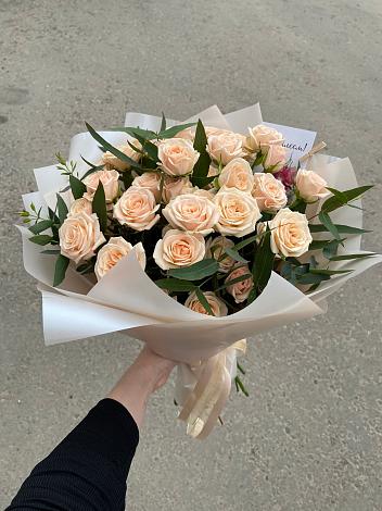 Букет Кремовые розы Латте в Небуге