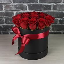 Цветочная композиция из Розы в шляпной коробке в Небуге