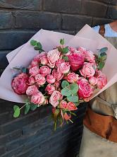 Букет цветов из:  Розы в Небуге
