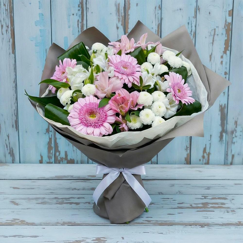 Букет цветов из: Герберы, Альстромерии и Хризантемы в Небуге