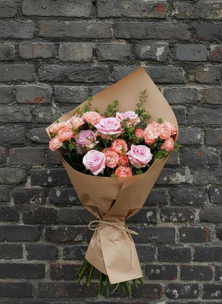 Букет цветов из: Розы в Небуге