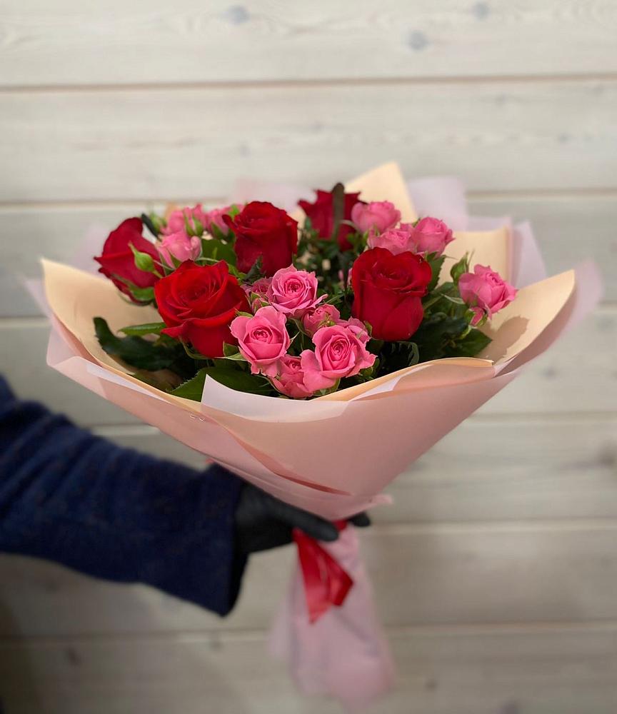 Букет цветов из: Розы в Небуге