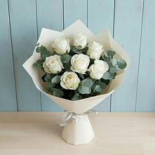 Букет Белые розы в Эвкалипте в Небуге