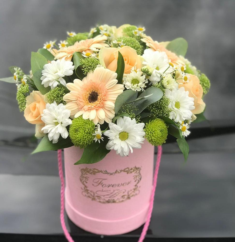 Цветочная композиция из Розы, Герберы и Хризантемы в шляпной коробке в Небуге