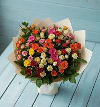 Букет Микс из разноцветных кустовых роз в Небуге