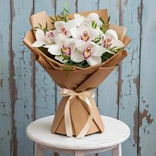 Букет цветов из:  Орхидеи и Розы в Небуге