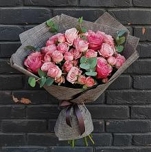 Букет цветов из:  Розы в Небуге