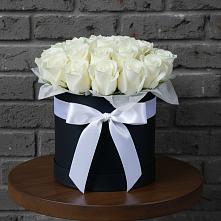 Цветочная композиция из Розы в шляпной коробке в Небуге